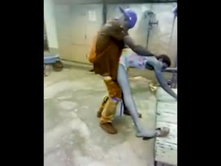 Black Sexy street babe offers its services to construction workers